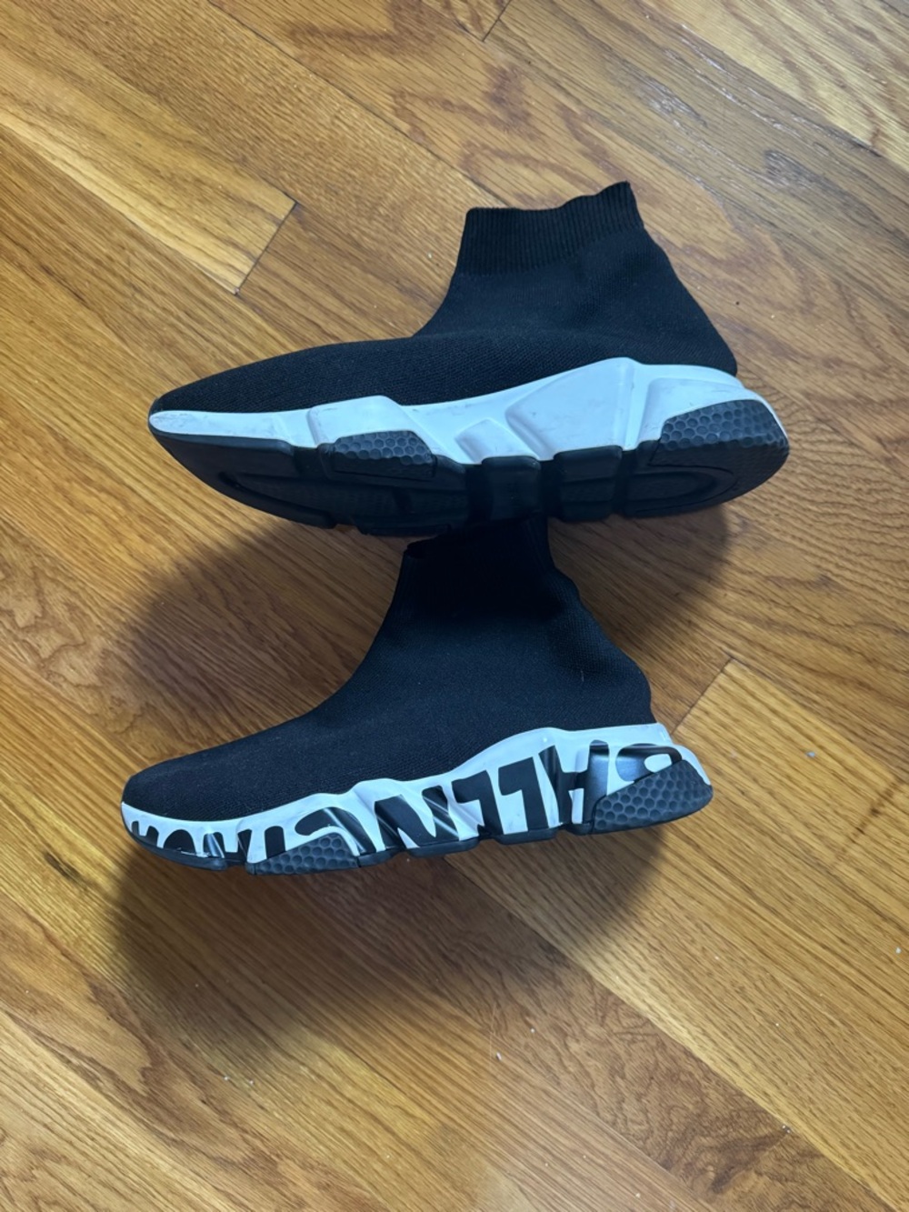 Balenciaga Speed Shoes - Picture 2 of 4